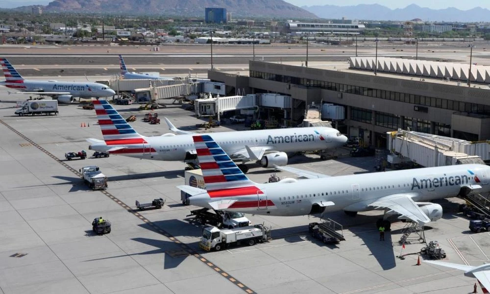 American Airlines: Προσγειώθηκε το αεροσκάφος μετά την απειλή βόμβας